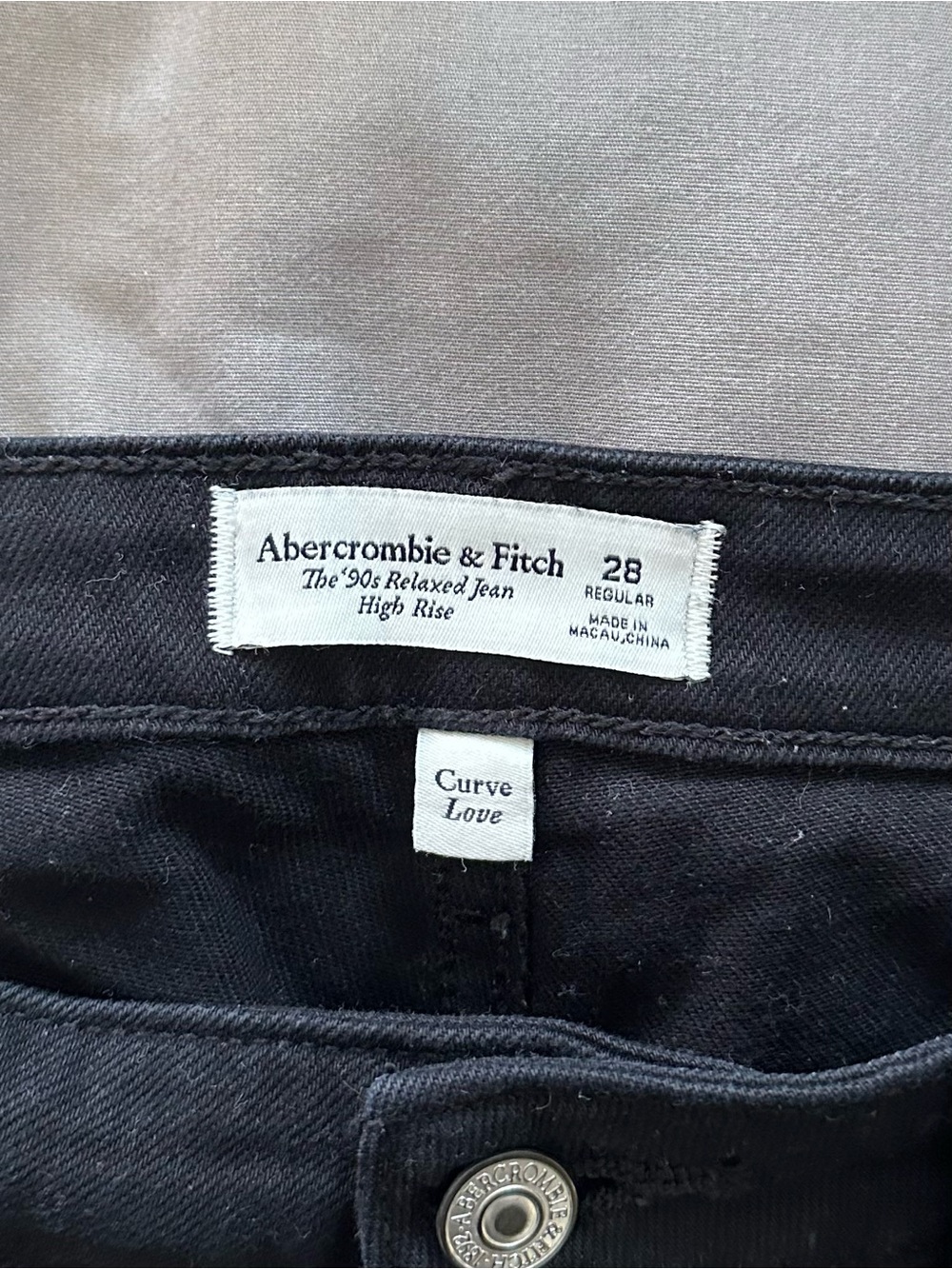 Abercrombie The 90’s Relaxed Jean High Rise Curve Love Size 28
